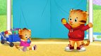 S02 E08 - L’aire de jeu est différente avec le bébé — Le Village de Dany