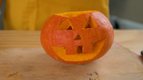 S01 E11 - Creuser une citrouille d'Halloween — mon premier potager