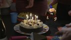 S01 E04 - L'anniversaire — L’homme le plus petit du monde